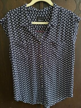 JACHS Girlfriend Navy and White Geometric Cap-Sleeve Button Shirt Sz M